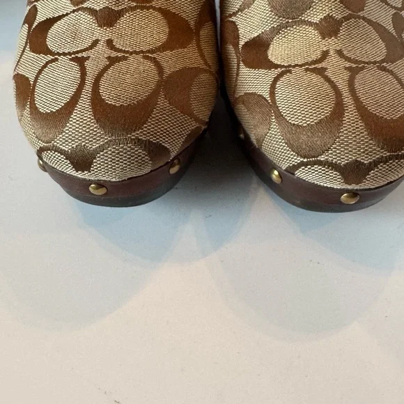 Vintage Coach Ivy  Mule Platforms  in Tan and Brown, 4 inch heel - Picture 7 of 16